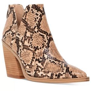 Steve Madden Women's Snake Print Alyse Boots/Booties size 8 snakeskin like new